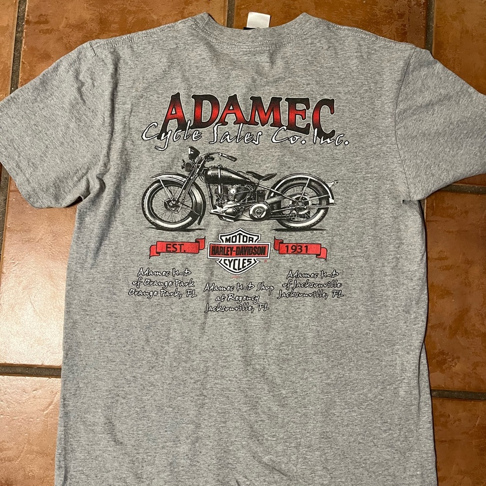 Nice graphic y2k Harley shirt